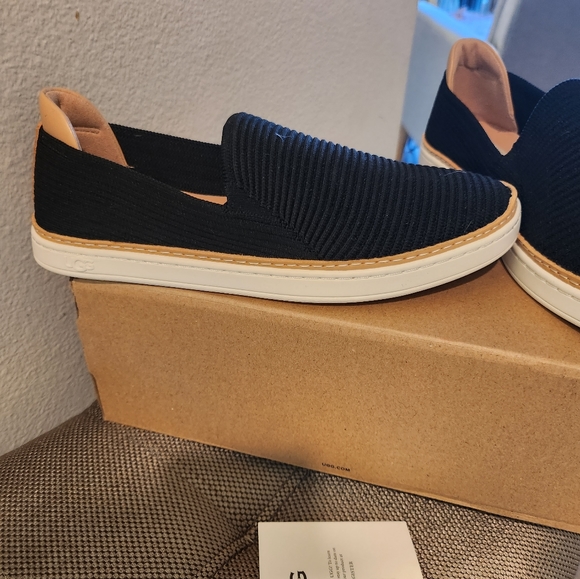 Slip on sneakers - Picture 2 of 6